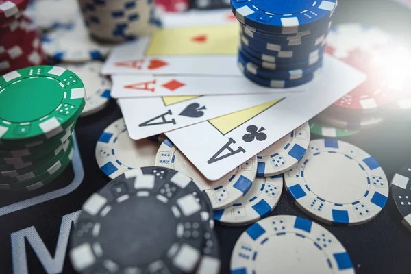 Sic Bo Dadu live dealer table with three dice and betting layout on jalutoto platform
